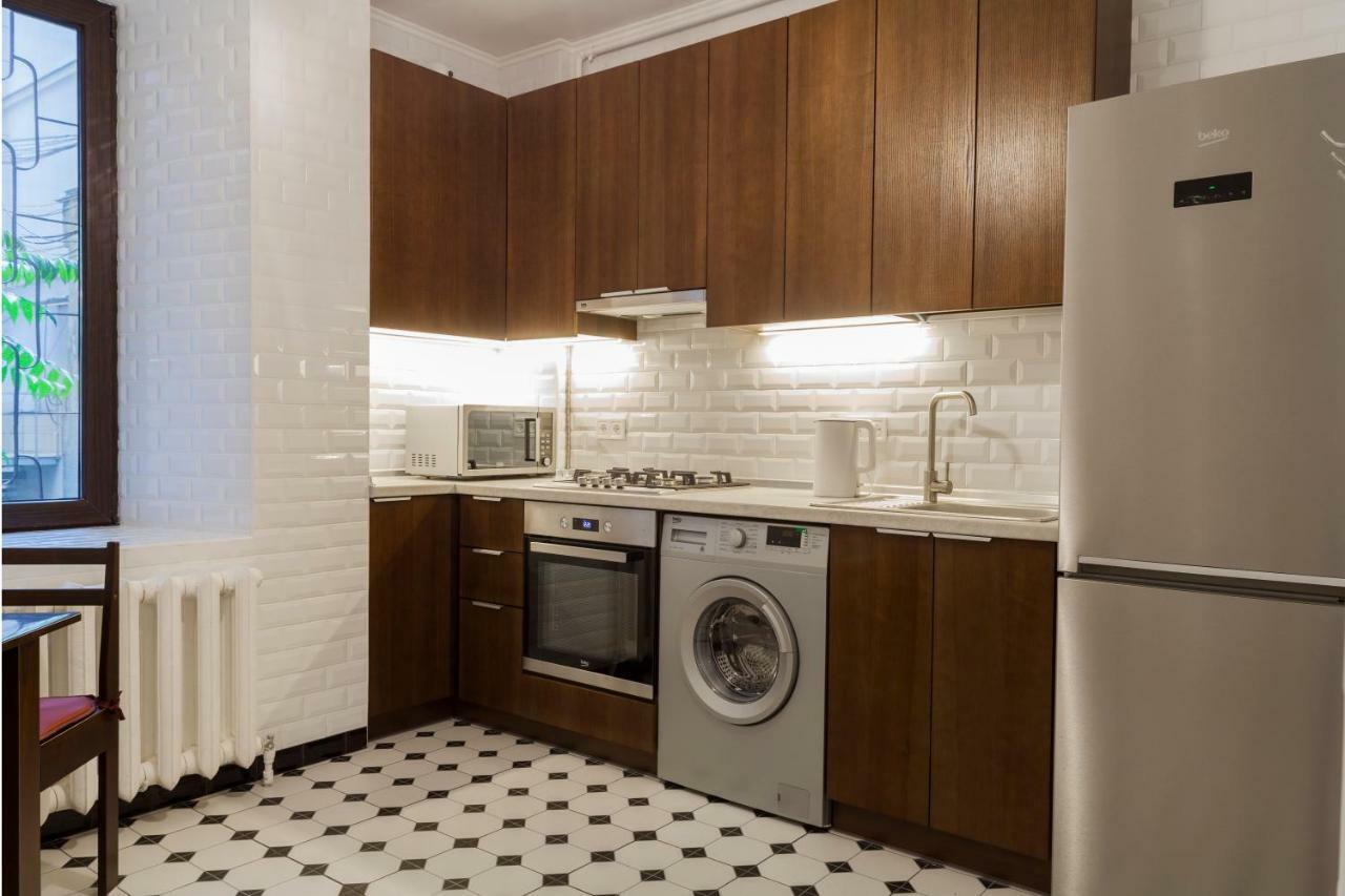 Apartment Vechnye Tsennosti Odessa Luaran gambar